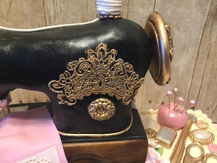 Fran's Sewing Machine Cake